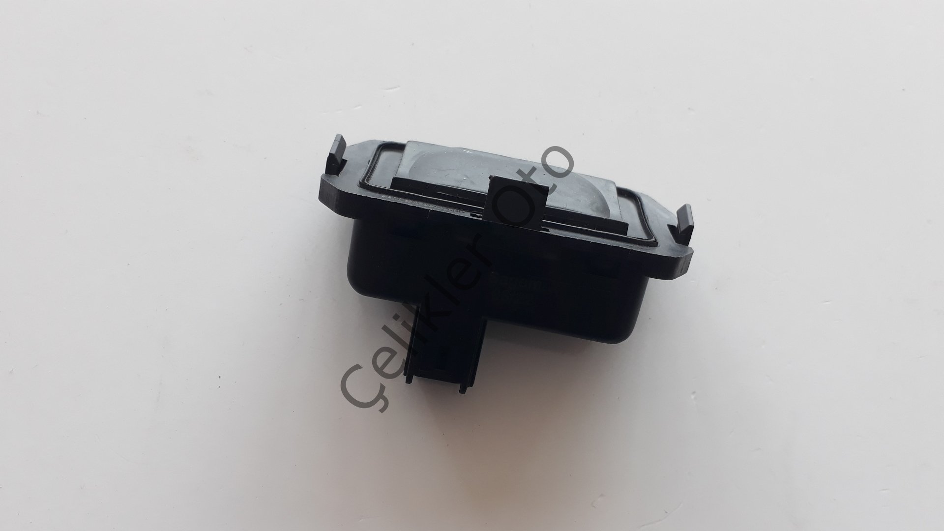 Bagaj Kapak Açma Düğmesi Modüs Kango 3 Megane 2 7701475191