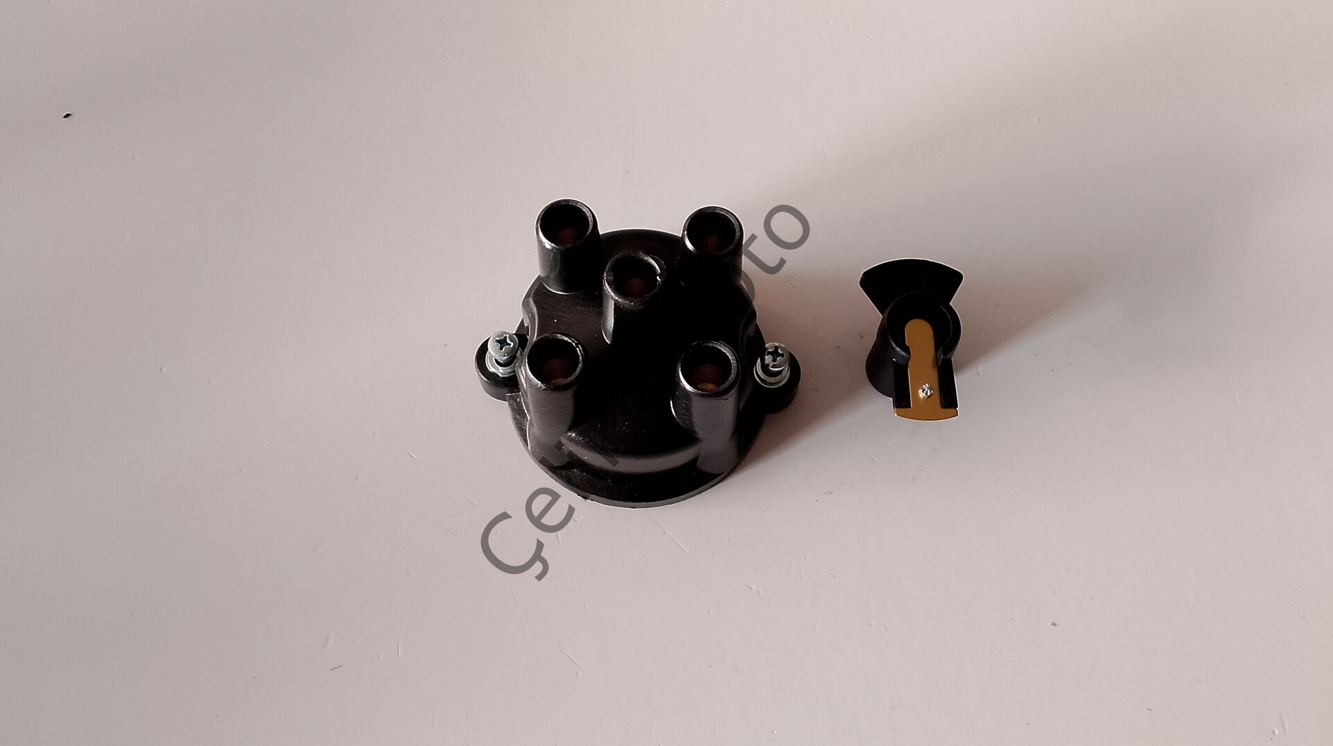 Distribütör Kapağı Tevzi Makaralı Renault R9 R11 7701407310