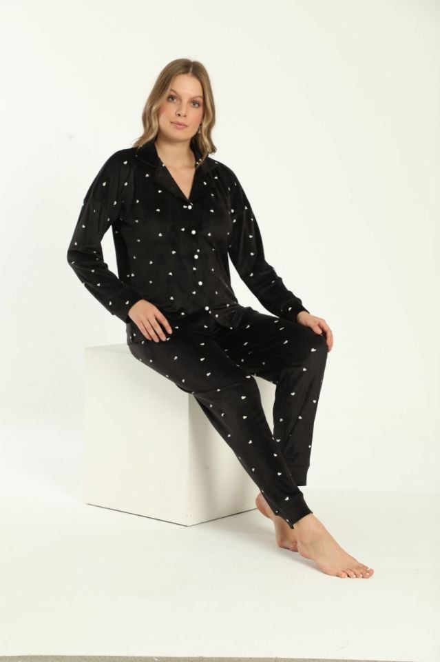 Pijamoni Kadın Önü Komple Düğmeli Kalpli Siyah Kadife Pijama Takım