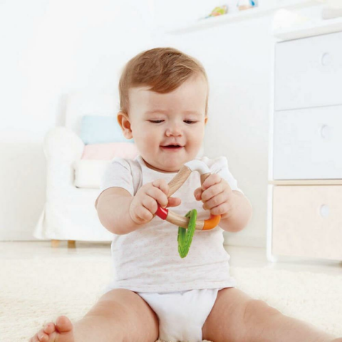 Hape Double Triangle Üçgen Diş Kaşıyıcı / Double Triangle Teether