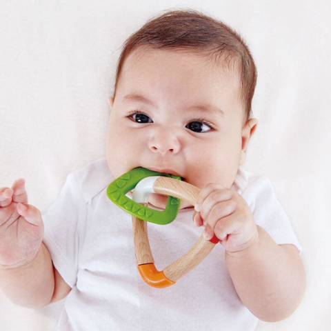 Hape Double Triangle Üçgen Diş Kaşıyıcı / Double Triangle Teether