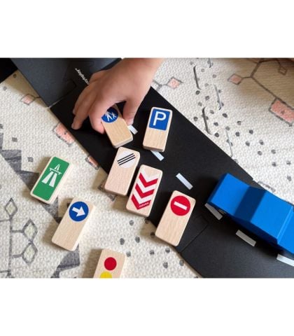 Waytoplay - Roadblocks Set Traffic Signs