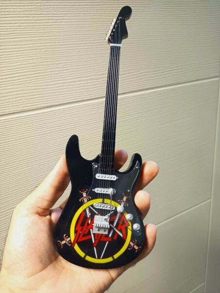 Slayer Rock Müzik Grubu Elektro Gitar El Yapımı Ahşap Minyatür Hediyelik Biblo 25 cm