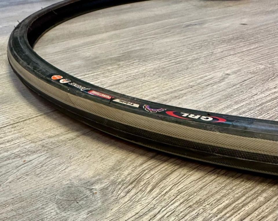 GRL 700X23 YARIŞ YOL BİSİKLETİ 1 MM ZIRHLI RENKLİ DIŞ LASTİK SİYAH/GRİ