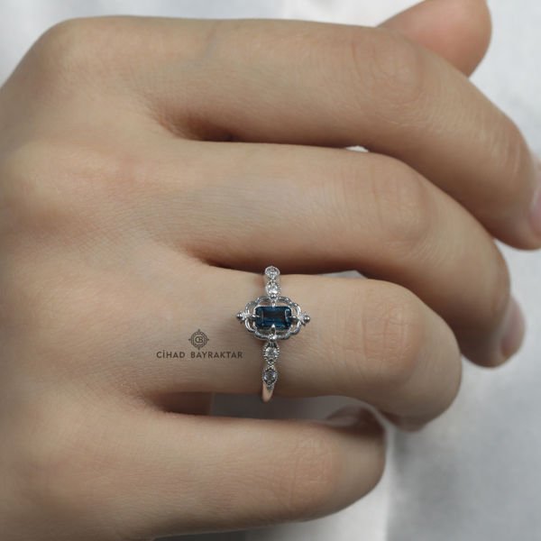 Mavi Taşlı Morganite Yüzük