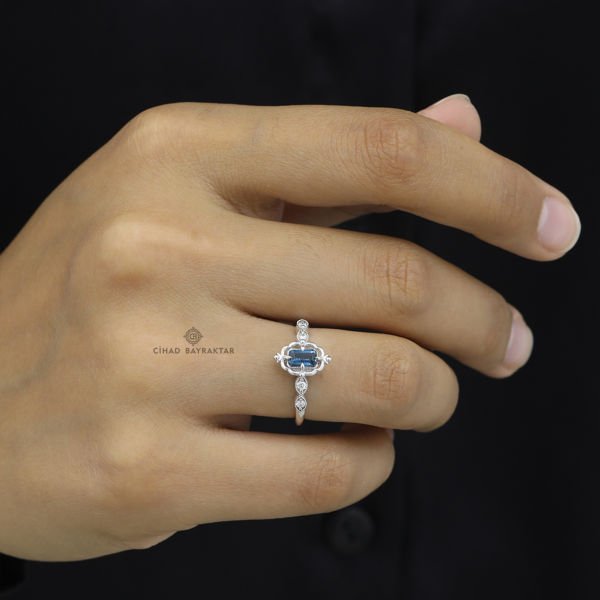 Mavi Taşlı Morganite Yüzük