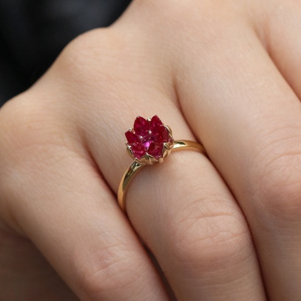Pembe Lotus Çiçeği Altın Yüzük