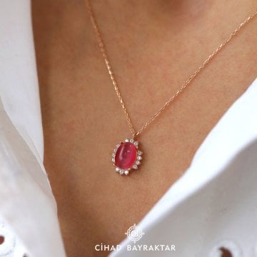Pembe Taşlı Altın Kolye