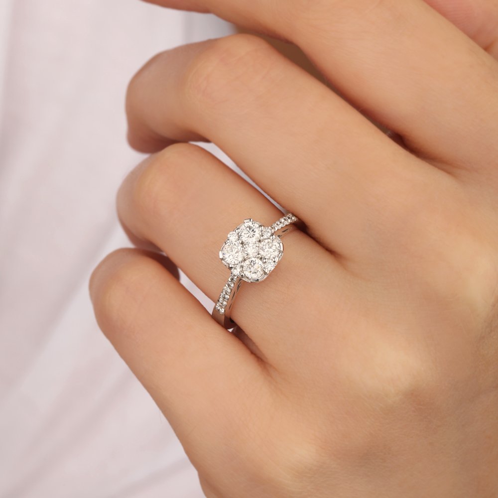 0.89 Ct. Baget Pırlanta Yüzük