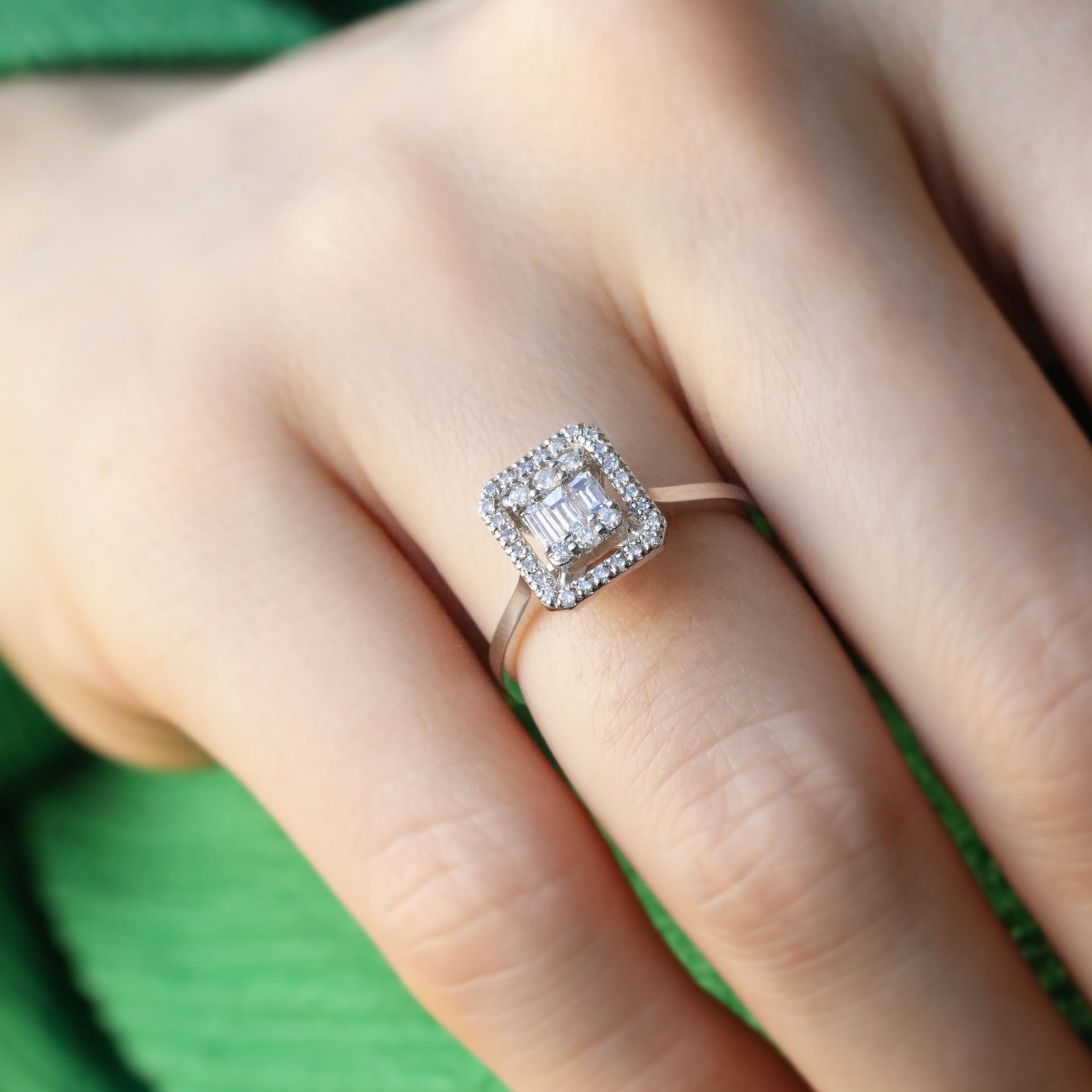 0,36 Ct. Baget Pırlanta Yüzük