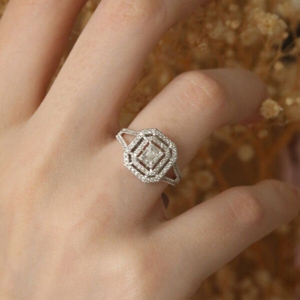 0, 54Ct. Baget Pırlanta Yüzük