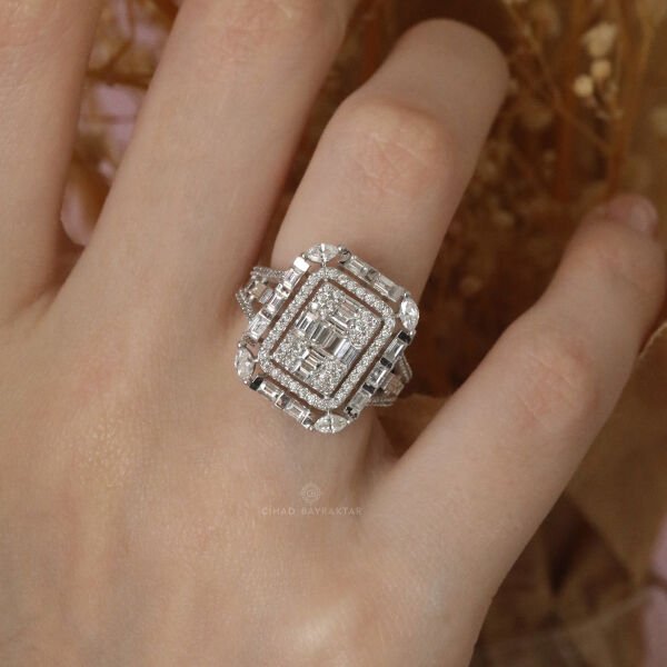 1,55 Ct. Baget Pırlanta Yüzük