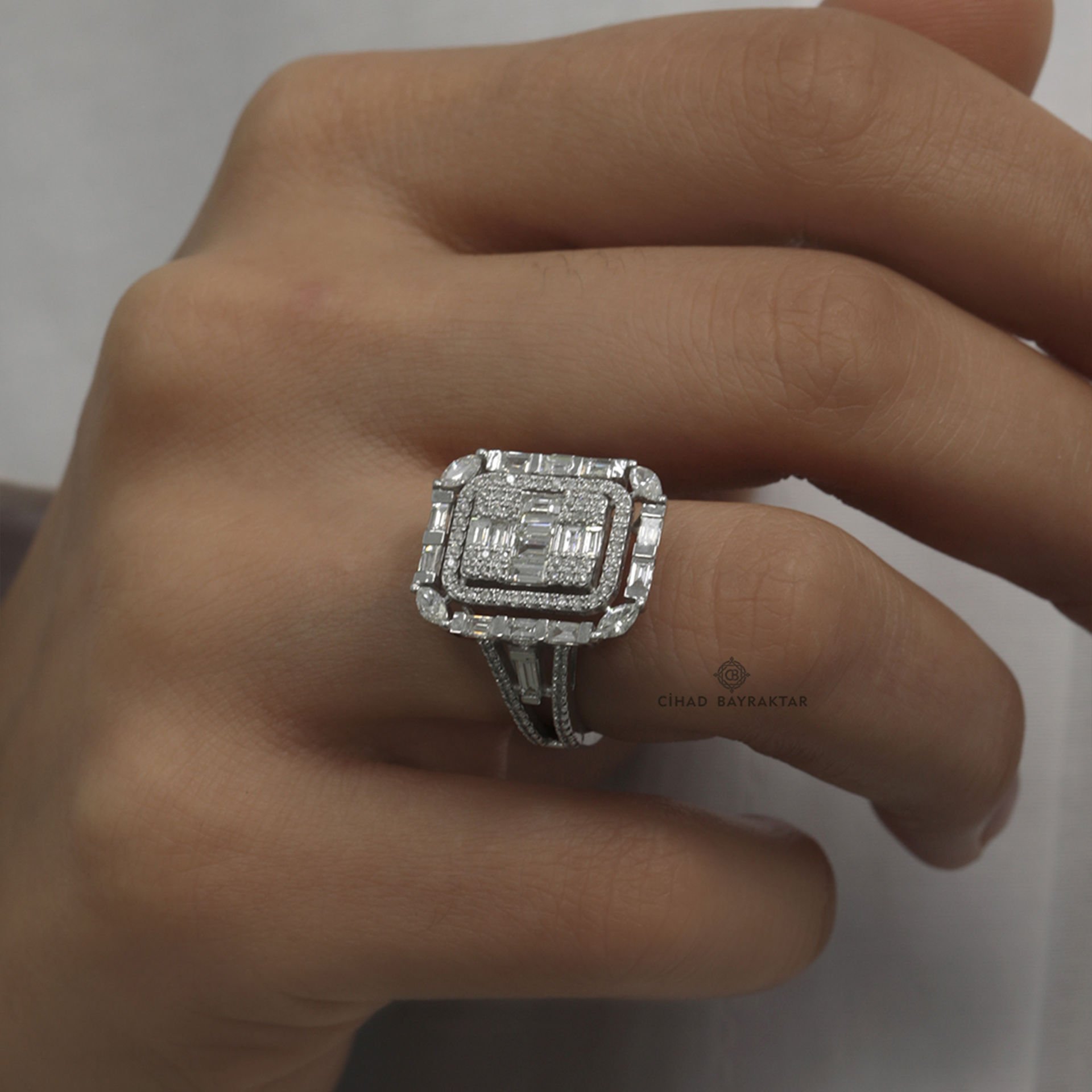 1,55 Ct. Baget Pırlanta Yüzük