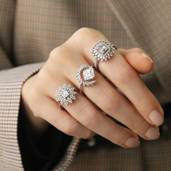 1,11 Ct. Baget Pırlanta Yüzük
