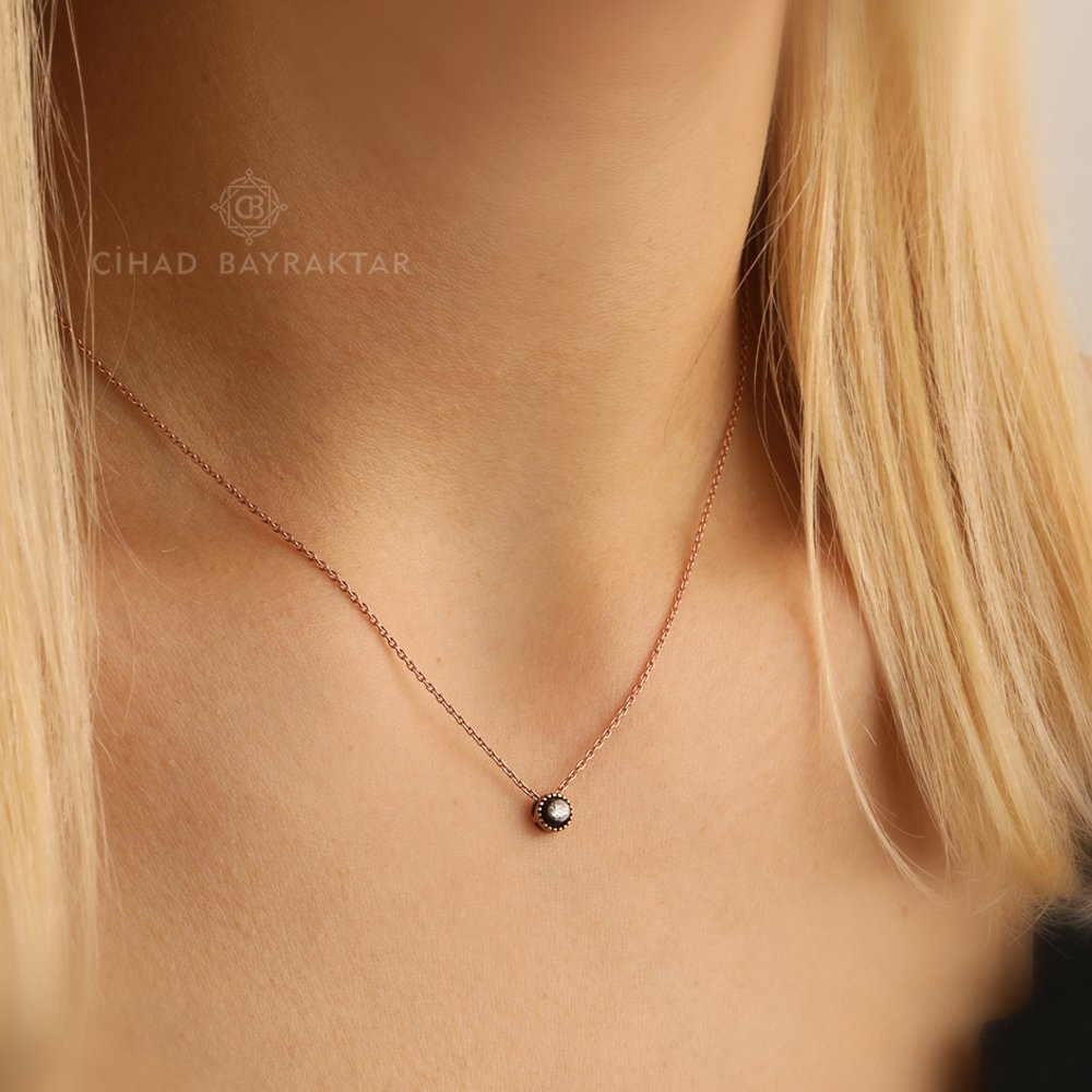 0.05 Ct.  Elmas Kolye