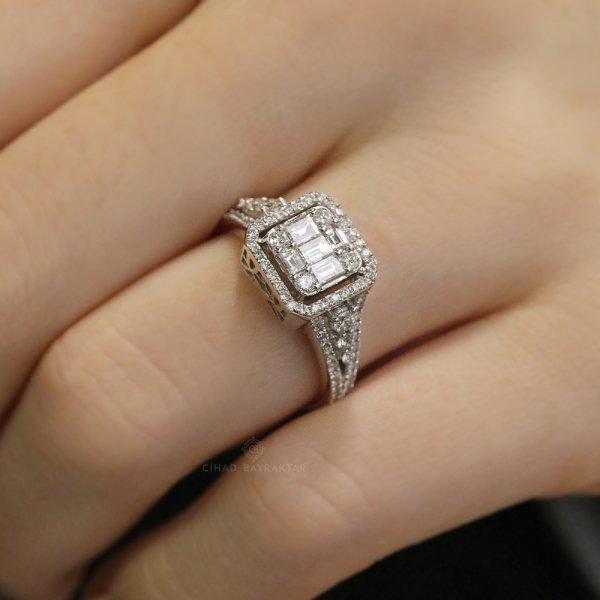 0,92 Ct. Baget Pırlanta Yüzük