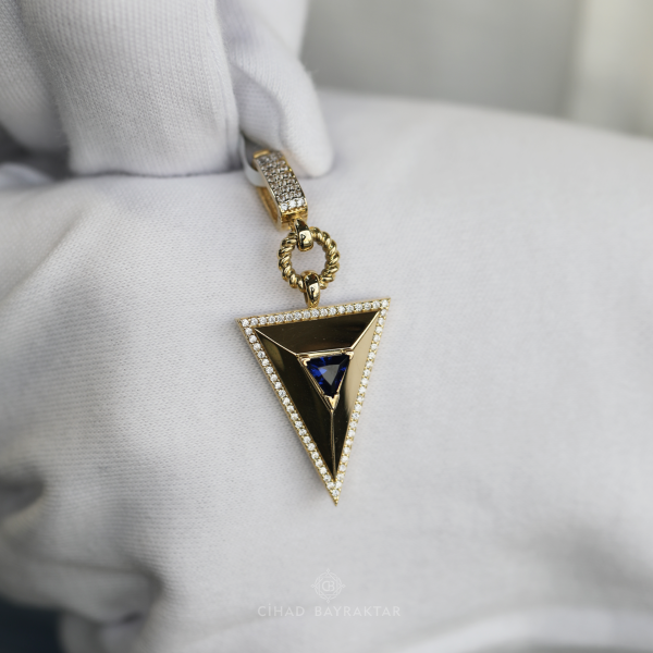 Üçgenli Ema Charm