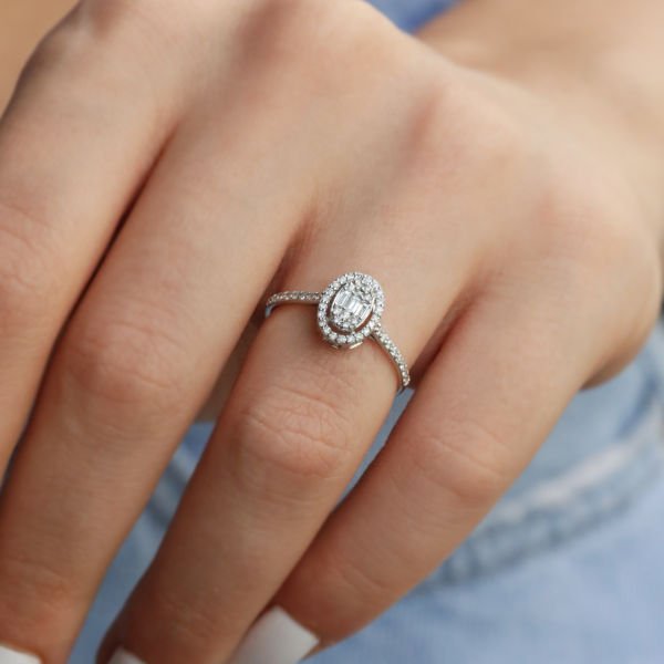 0,35 Ct. Baget Pırlanta Yüzük