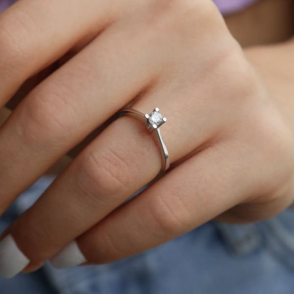 0,20 Ct. Tektaş Pırlanta Yüzük