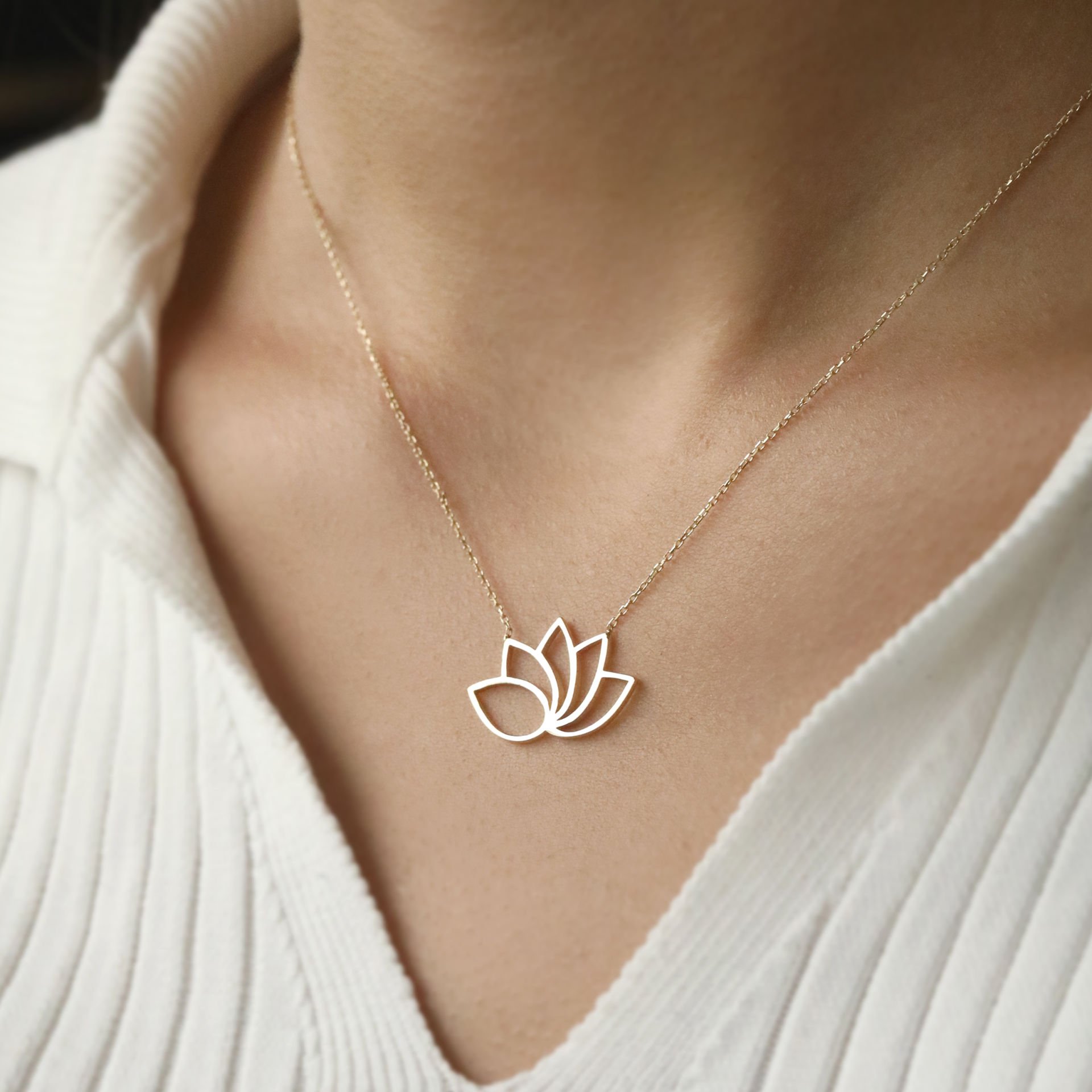Lotus Kolye