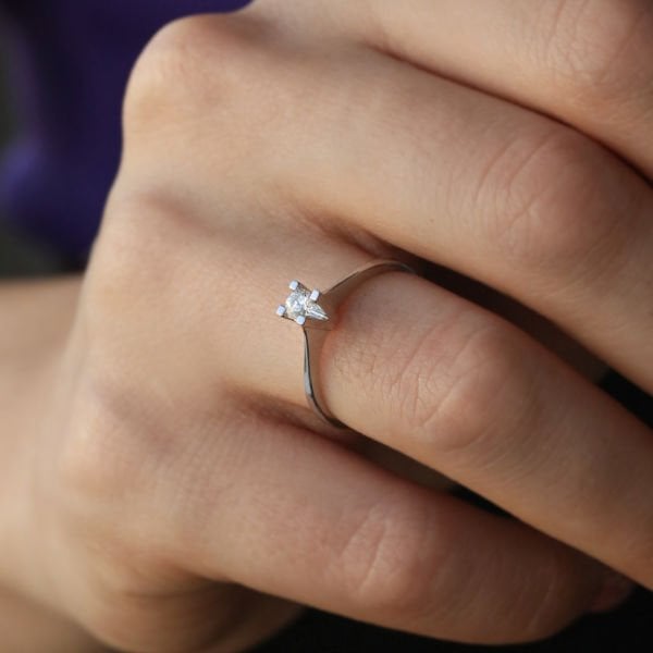 0,14 Ct. Tektaş  Pırlanta Yüzük