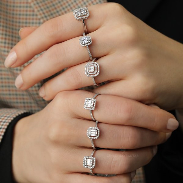 0,28 Ct. Baget Pırlanta Yüzük