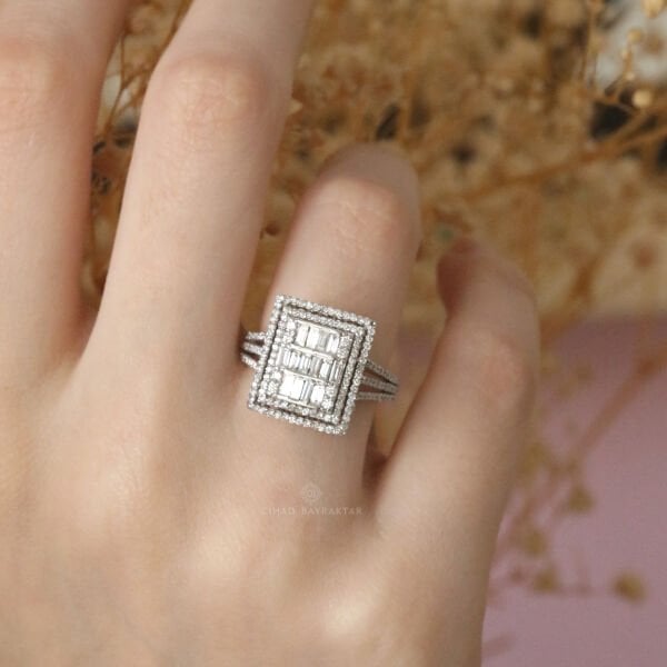 1,11 Ct. Baget Pırlanta Yüzük