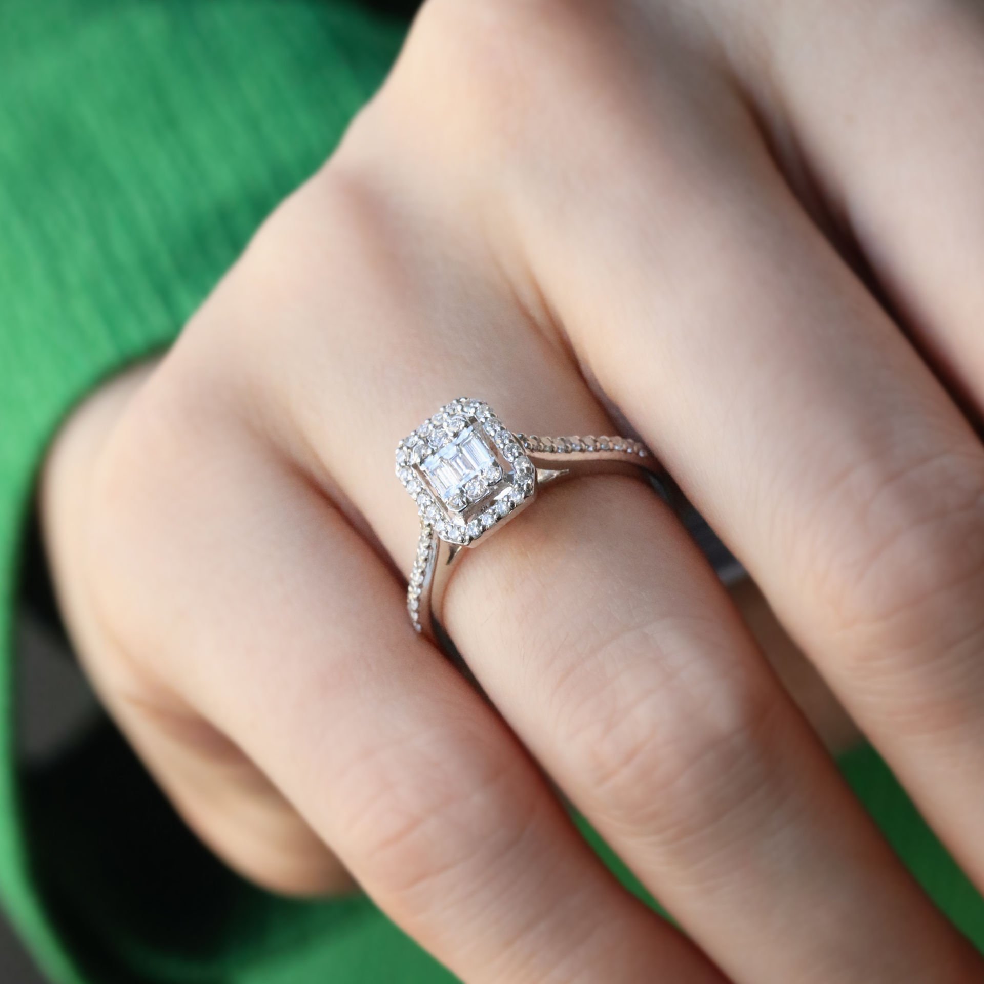 0,46 Ct. Baget Pırlanta Yüzük