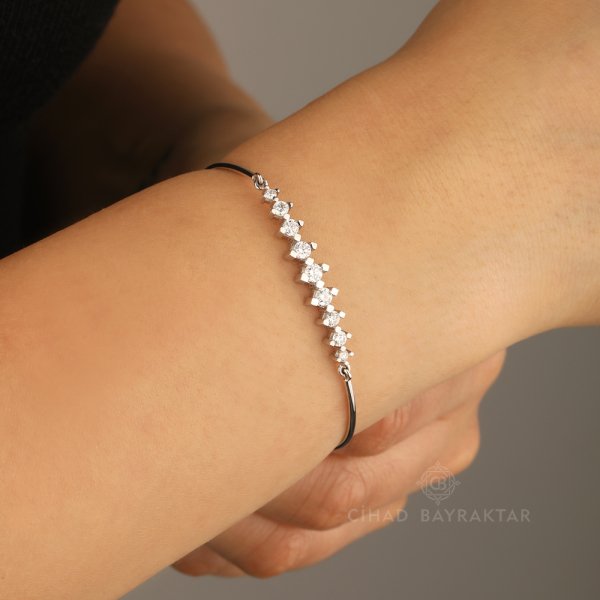 0,78 Ct. Sıra Taş Pırlanta Bileklik