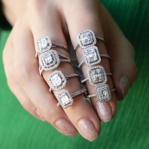0,49 Ct. Baget Pırlanta Yüzük
