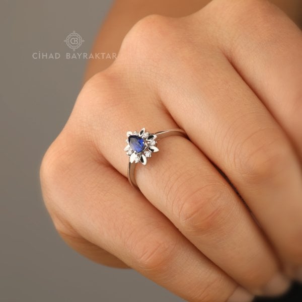 0.09 Ct. Safir Pırlanta Yüzük