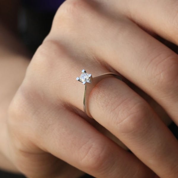 0,24 Ct. Tektaş  Pırlanta Yüzük