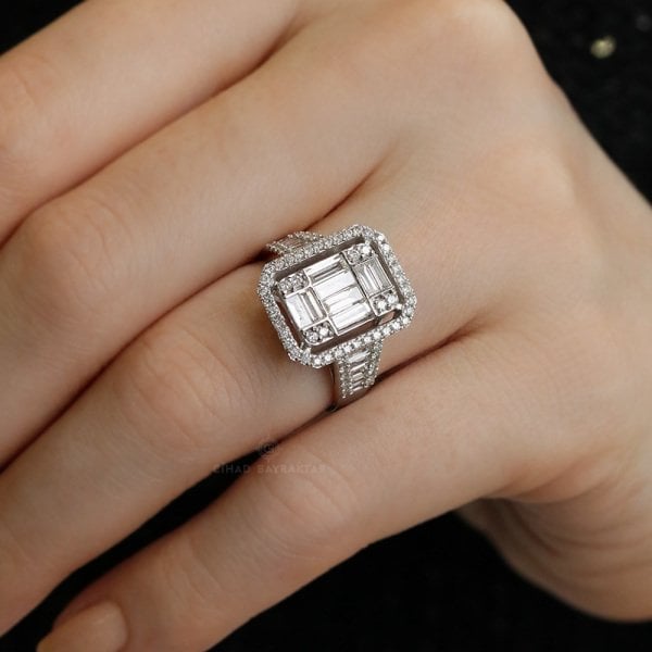 1,49 Ct. Baget Pırlanta Yüzük