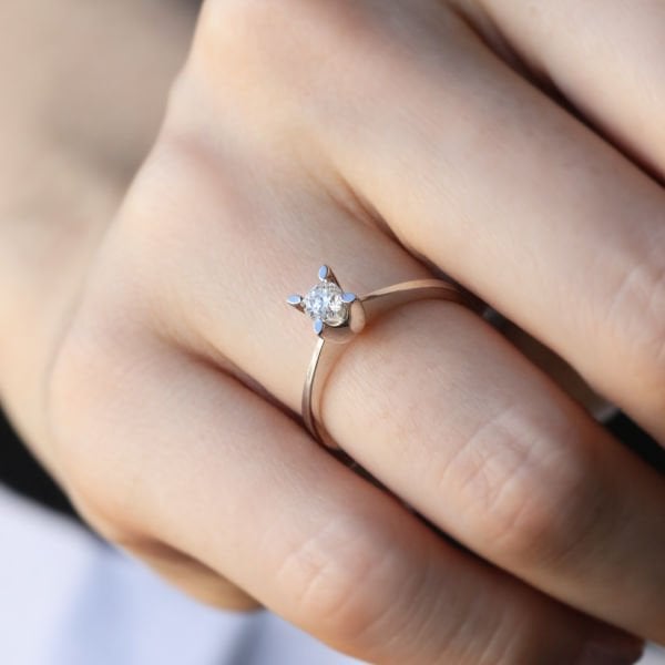 0,24 Ct. Tektaş Pırlanta Yüzük