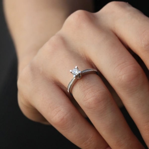 0,39 Ct. Tektaş Pırlanta Yüzük