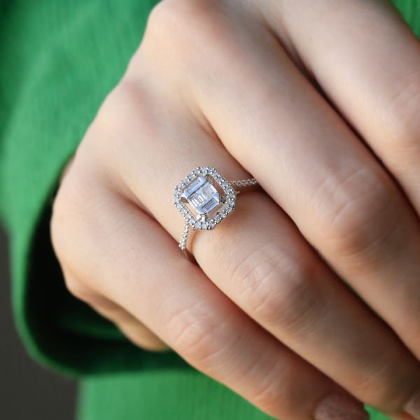 0,50 Ct. Baget Pırlanta Yüzük