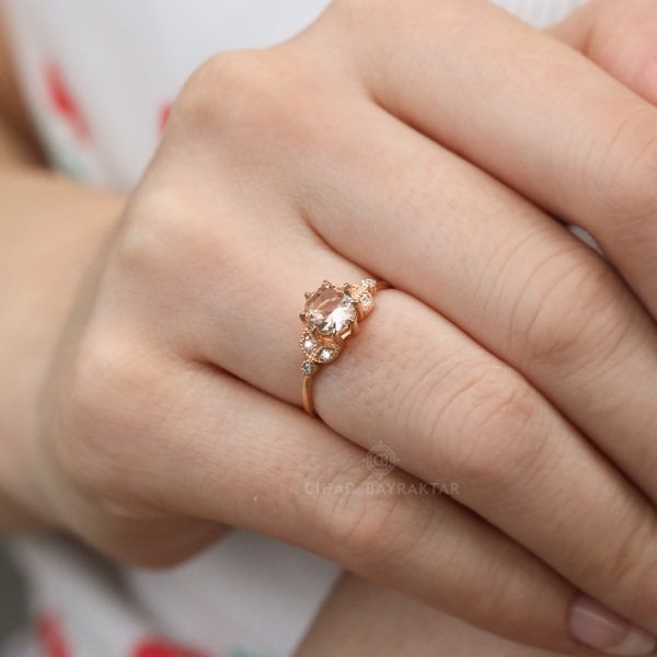0,07 Ct.  Morganite Pırlanta Yüzük