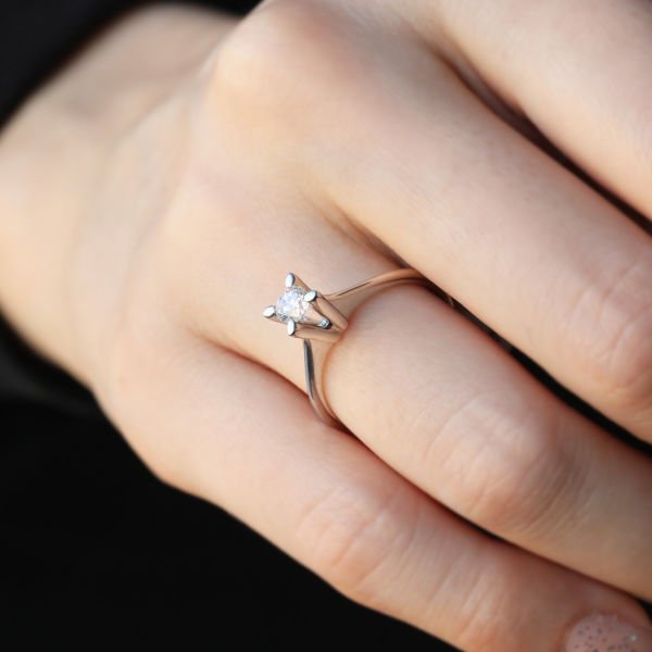 0,30 Ct. Tektaş Pırlanta Yüzük