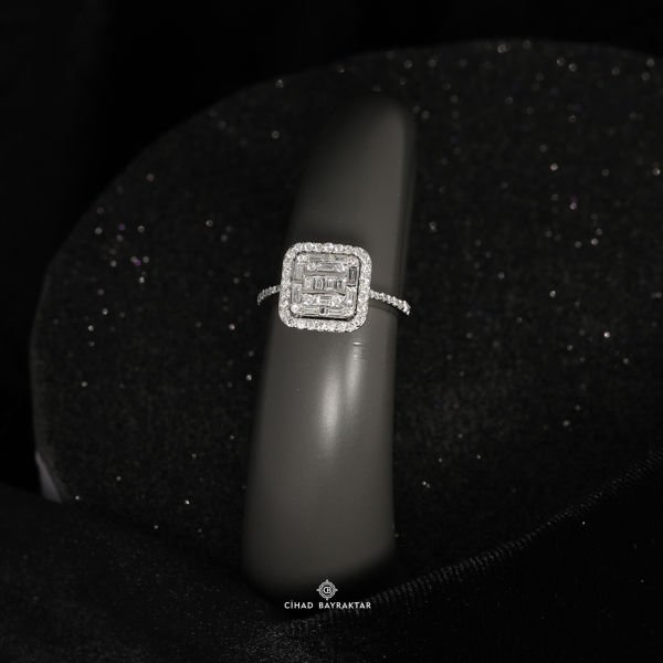 0,72 Ct. Baget Pırlanta Yüzük