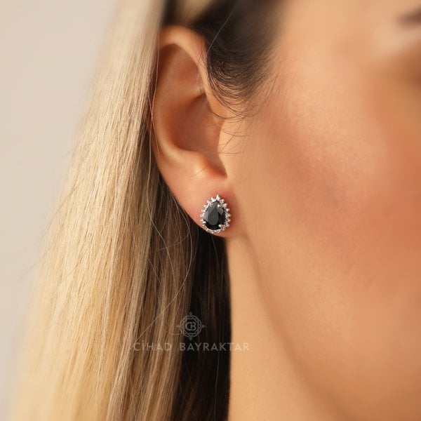 0.25 Ct. Siyah Safir Pırlanta Küpe