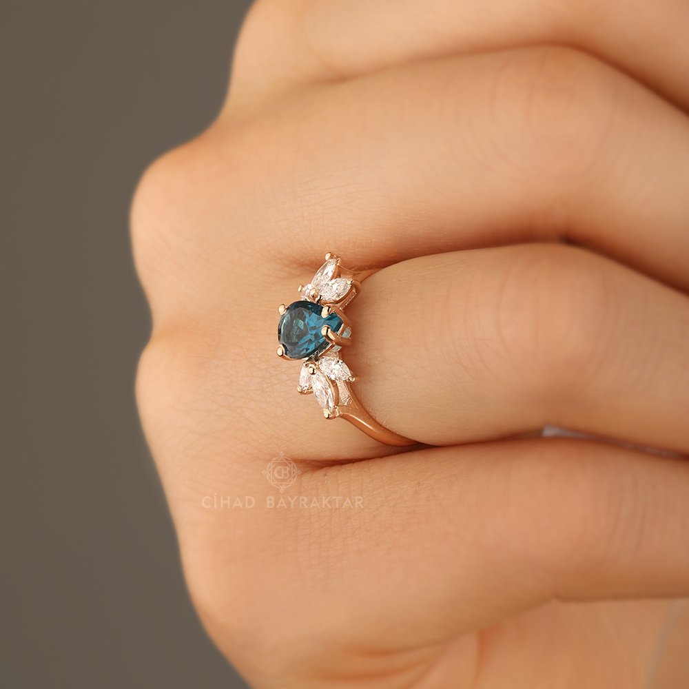 0,48 Ct. London Blue Pırlanta Yüzük