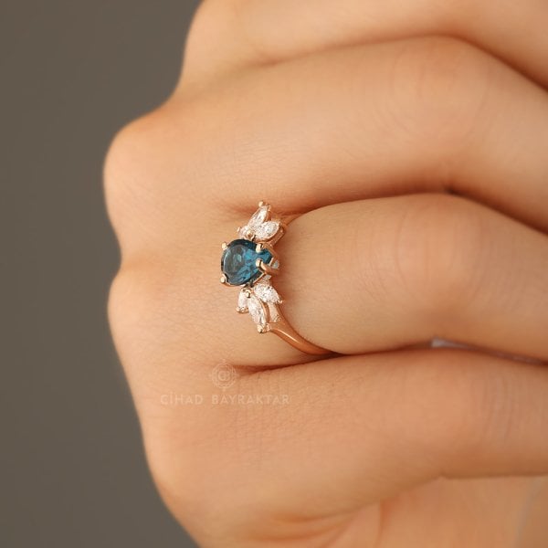 0,48 Ct. London Blue Pırlanta Yüzük