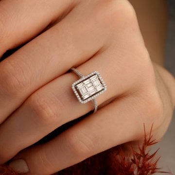 0,92 Ct. Baget Pırlanta Yüzük