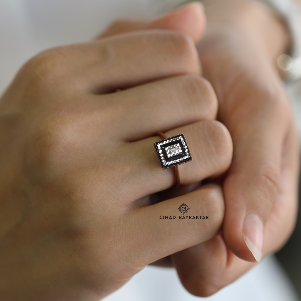 0.01  Ct.Elmas yüzük