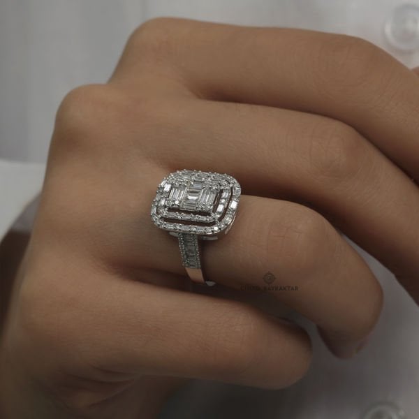 1,32 Karat Baget Pırlanta Yüzük