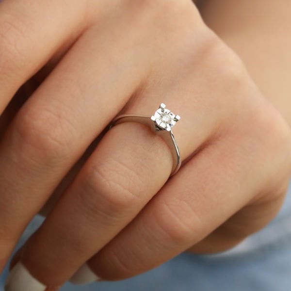 0,10 Ct. Tektaş Pırlanta Yüzük