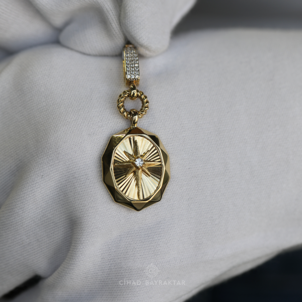 Figür Ema Charm