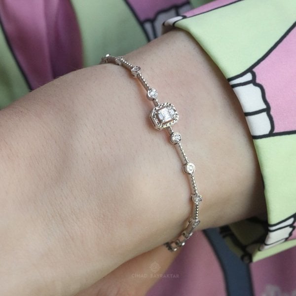 0,32 Ct Baget Pırlanta Bileklik