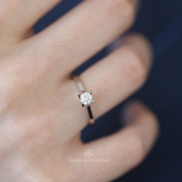 0,30 Ct. Tektaş Pırlanta Yüzük