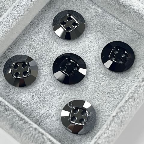 Swarovski 3018 Düğme 14mm Jet Hematite (280HEM) U - Metalik Siyah Renkli Ortadan Dikilebilir Düğme